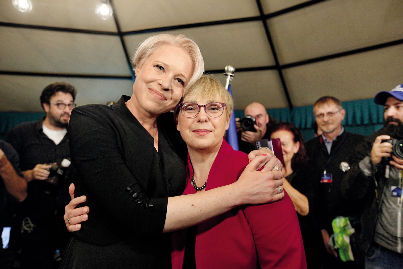 Lani je bilo, kot pravijo, leto žensk. Koliko feministk najdete na fotografiji?