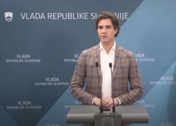 Luka Mesec na današnji novinarski konferenci po redni seji vlade