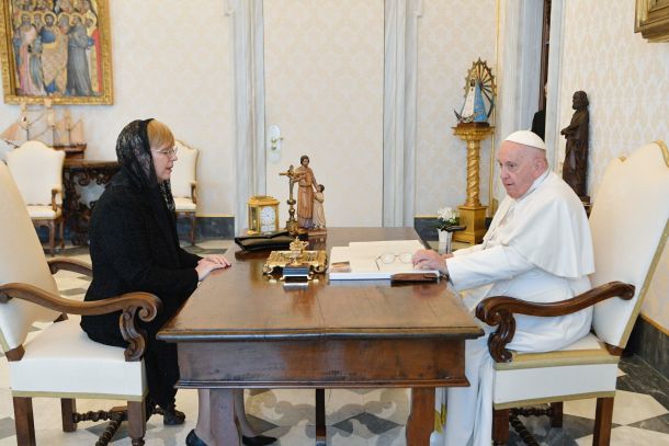 Nataša Pirc Musar in papež Frančišek v Vatikanu