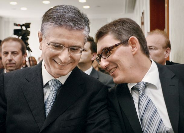 Franjo Bobinac in Žiga Debeljak (na fotografiji leta 2008) za kitajski Hisense nista bila posebej uporabna. Ob primernih političnih vezah pa sta v Sloveniji še naprej najpomembnejša menedžerja. 
