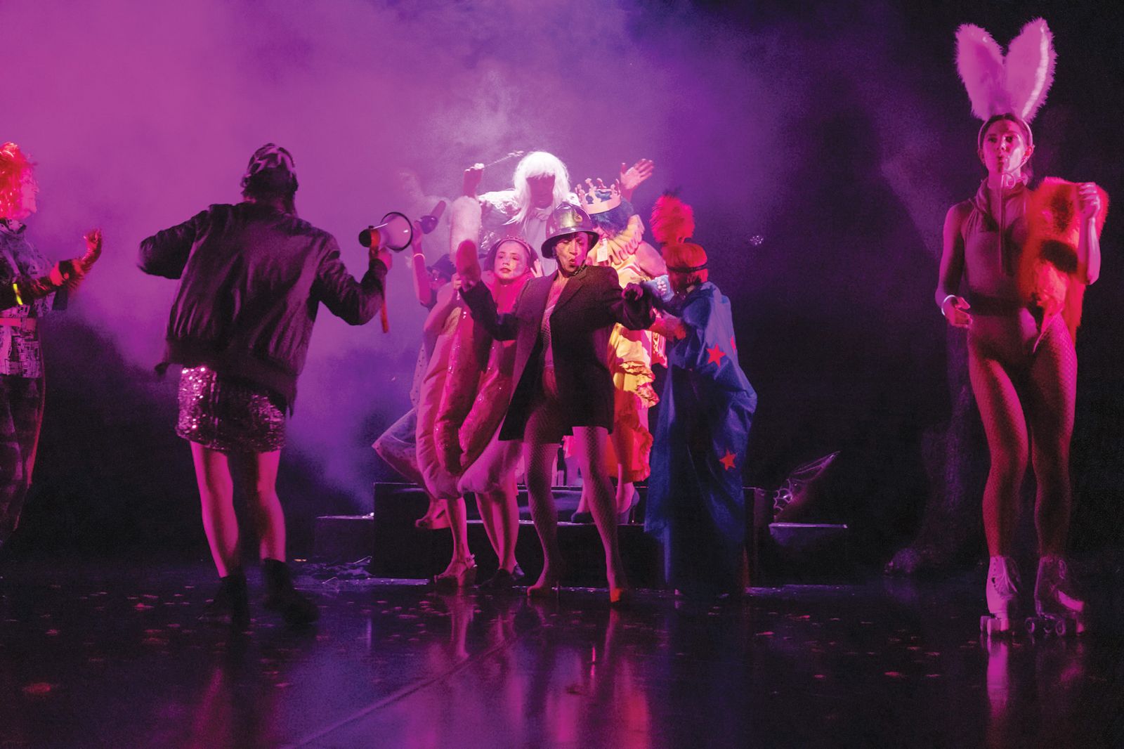 Nihče več ne žvižga projekta Uprizarjati spol – Ples v tvojih čevljih; festival Mesto žensk, Španski borci, LJ | Nada Žgank