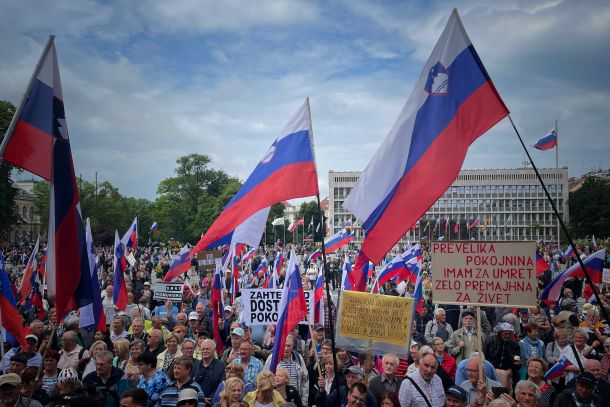 Protest upokojencev pod vodstvom Pavla Ruparja