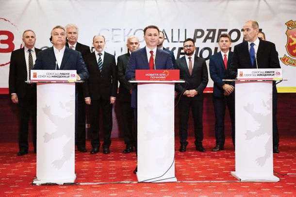 Zavezništvo skrajno desnih populistov: Orbán in Janša sta leta 2017 v Ohridu v Makedoniji podprla Nikolo Gruevskega, ki je želel Makedonijo odpeljati proč od Nata in EU, k Putinu. Tudi Gruevski je prisluškoval svoji opoziciji.