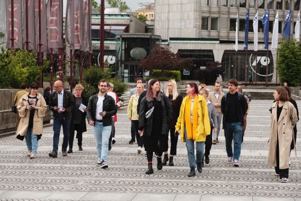 Prizadevanja za brezplačna kosila za osnovnošolce so združila več civilnodružbenih organizacij, ki so na konferenci pozvale k ureditvi šolske prehrane v okviru javne službe.