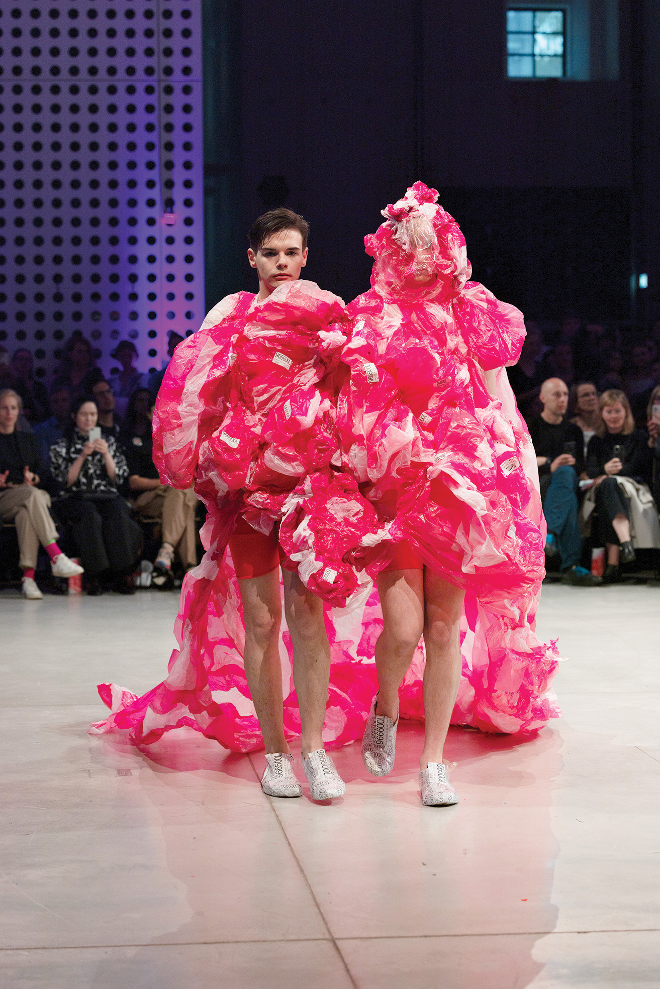 DOTIK.OBJEM. POLJUB., modna revija NTF; Jovana Gunjova, Cukrarna, LJ | Peter Jan, VIST