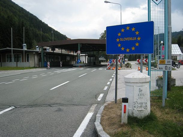 Slovenija še vedno verjame v dvostransko rešitev z Avstrijo