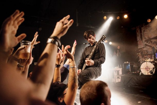 Anti-flag, Mostovna, NG