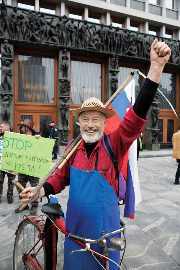 Protest kmetov proti vladi in zaščiteni naravi. 25. april 2023