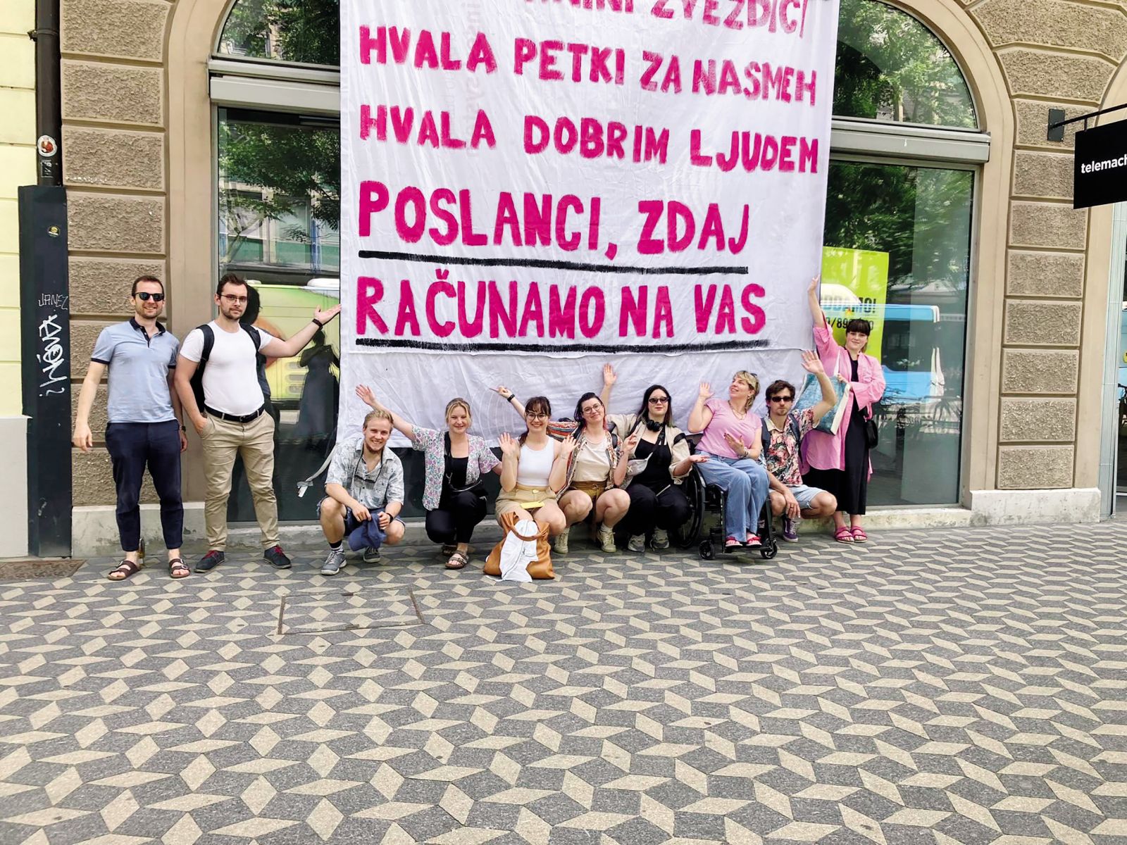 Še ena zmaga Inštituta 8. marec: poslanci so sprejeli njihov zakon za brezplačna kosila za vse otroke | Luka Volk