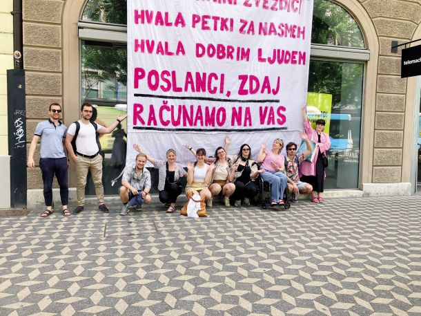 Še ena zmaga Inštituta 8. marec: poslanci so sprejeli njihov zakon za brezplačna kosila za vse otroke