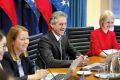 Četrtkova seja vlade, na kateri ni bilo ministra za zdravje Daniela Bešiča Loredana. Dan kasneje je minister odstopil.