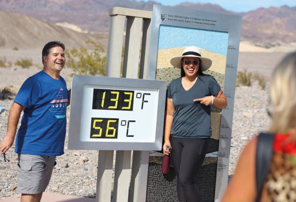 Temperatura je v ameriškem nacionalnem parku Dolina smrti v nedeljo dosegla 56 stopinj Celzija