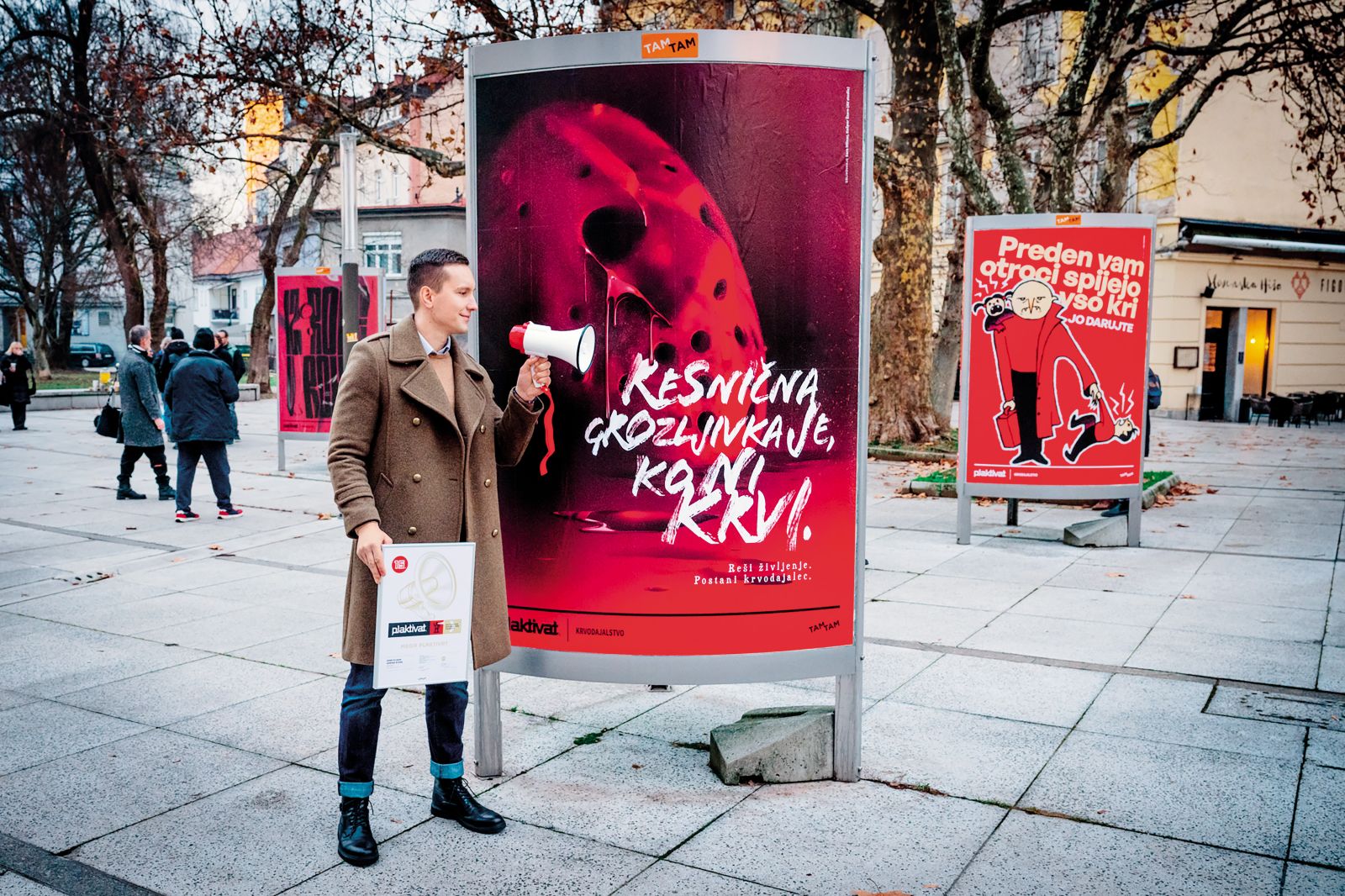 Gašper Štern, nagrajenec soavtor s Saro Mlinar; Krvodajalstvo, natečaj Plaktivat; Plakatna galerija TAM-TAM, LJ | Tadej Kreft