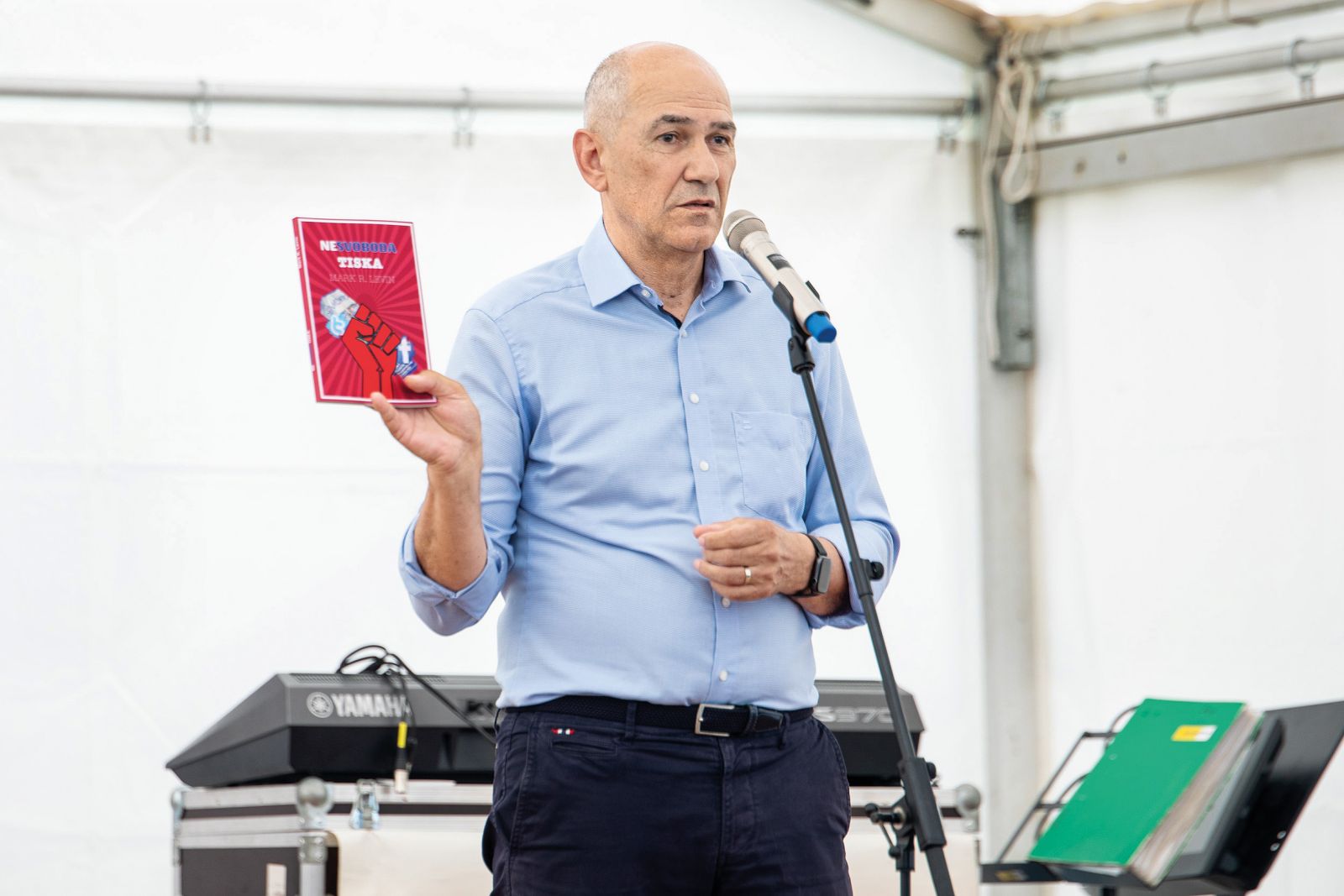 »Ta vladni svet za sovražni govor je nekaj takšnega, kot če bi savanske hijene ustanovile vegetarijansko društvo.« - Janez Janša na strankarskem srečanju v Bovcu