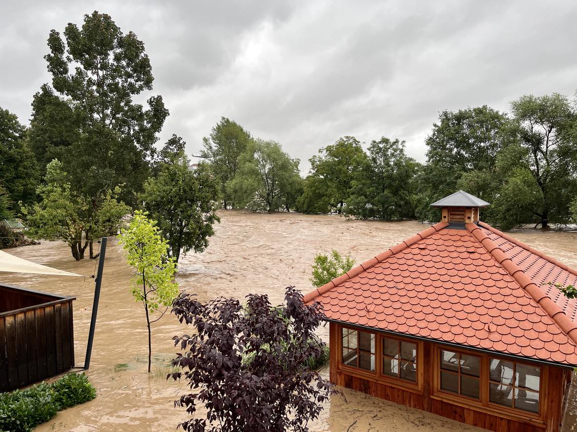 Poplave, nevihte, toče in suše so nova realnost