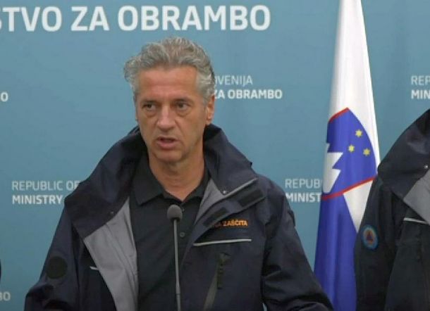 Golob /  »Ljudje ne bodo ostali sami«