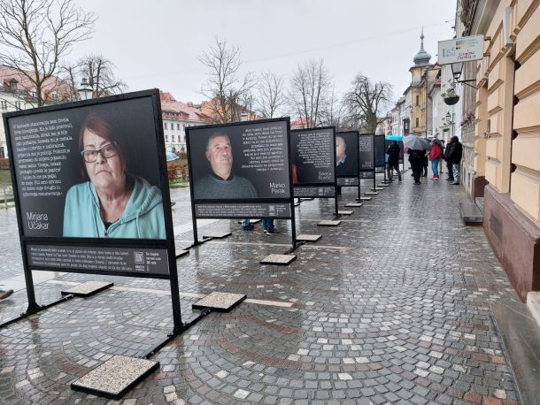Utrinek z razstave ob 30. letnici izbisa na Gallusovem nabrežju v Ljubljani