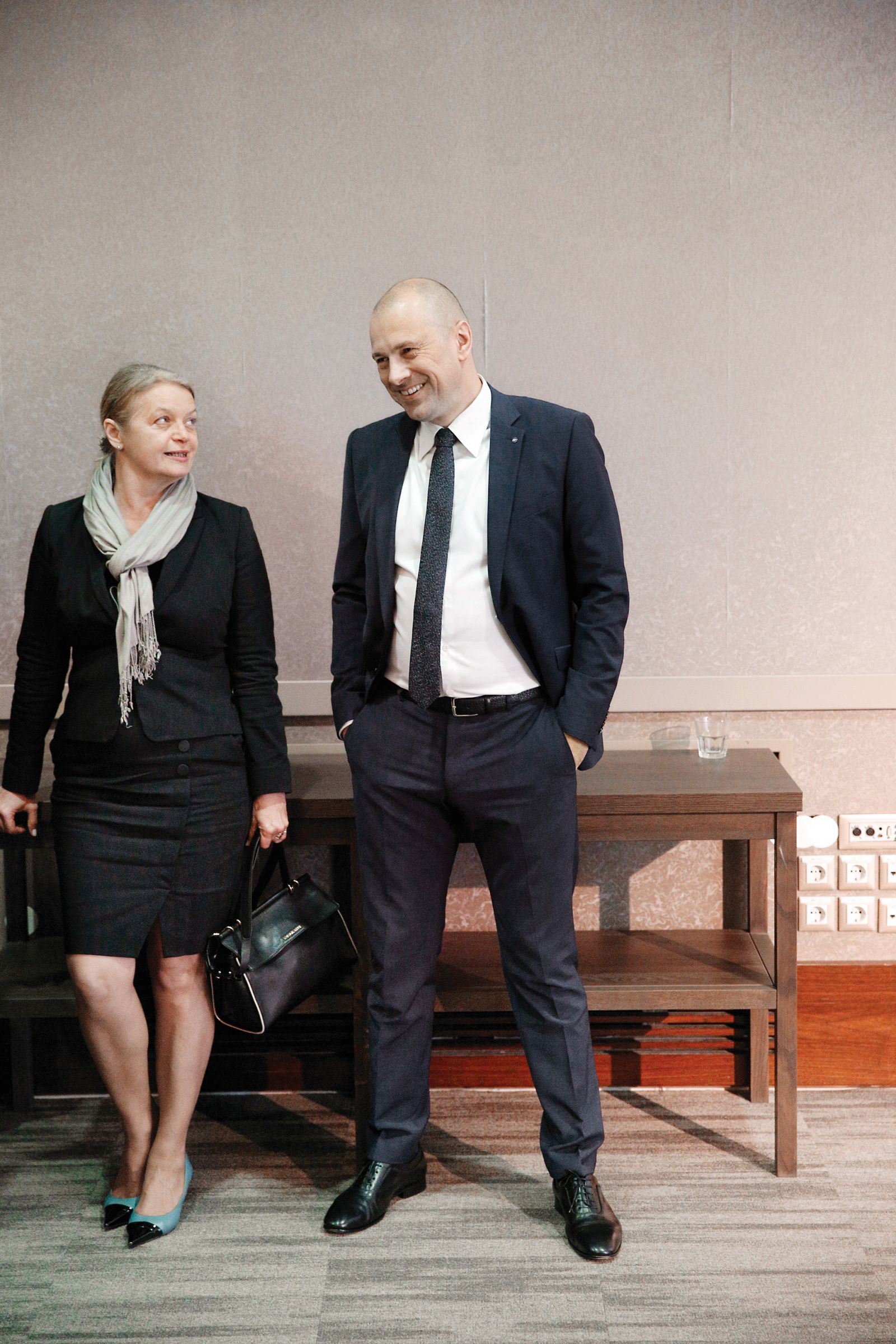 Banke so imele letos 321 milijonov evrov več dobička kot lani. Stanislava Zadravec Caprirolo, direktorica Združenja bank Slovenije, se je sredi meseca pohvalila, da so prizadetim ob poplavah namenili že okoli osem milijonov evrov.