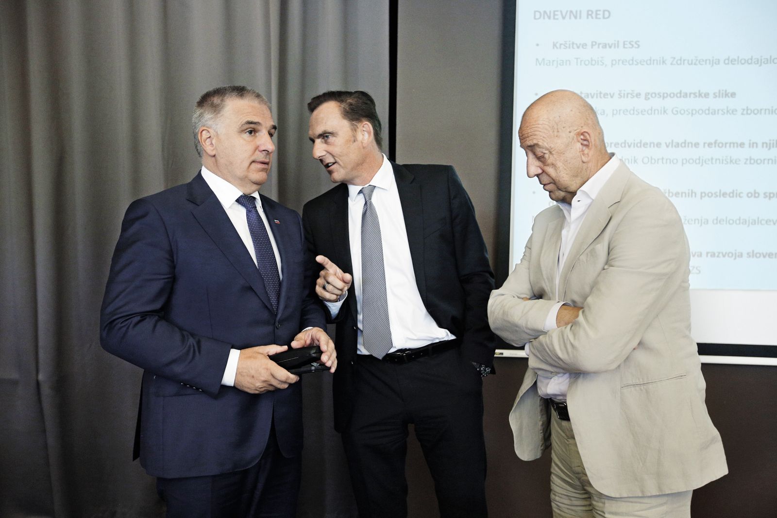 Delodajalski lobisti: Marko Lotrič, predsednik državnega sveta, član regionalne izpostave GZS in vodja Združenja delodajalcev obrti in podjetnikov , Marjan Trobiš iz Združenja delodajalcev Slovenije in Tibor Šimonka, Gospodarska zbornica  Slovenije (GZS)