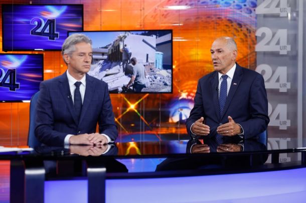 Premier in predsednik Gibanja Svoboda Robert Golob in predsednik SDS Janez Janša v oddaji 24ur zvečer na POP TV