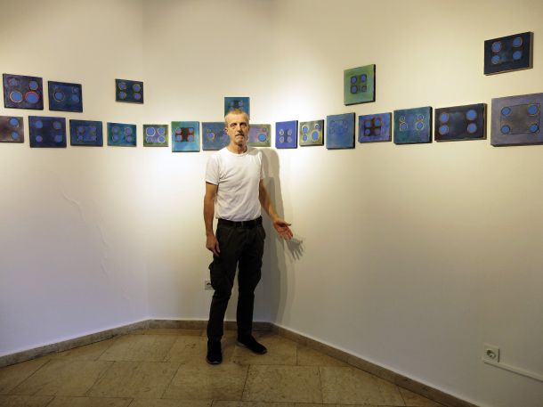 Milan Golob: Slike (prijateljice) in naslovi slik, ki še niso narejene, UGM studio, MB 