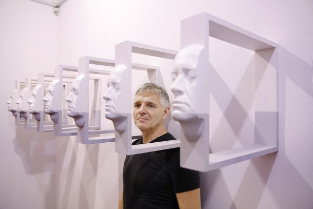 Katja Bednařik Sudec in Dušan / Foto: Jakob Ilijevec Fišer / VMESNOST: Med angeli in demoni; Dušan Fišer, Galerija ZDSLU, LJ
