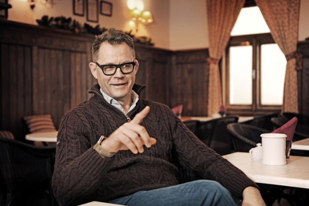 Matjaš Gruden je med drugim opozoril na konvencijo o človekovih pravicah in evropsko kulturno konvencijo, ki sta bili sprejeti leta 1950 oziroma leta 1954, a 70 let kasneje je skupnost po njegovem mnenju na razmeroma trhlih nogah, posledice pa trpijo tudi kultura in umetniki.