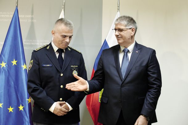Generalni direktor policije Senad Jušić in minister za notranje zadeve Boštjan Poklukar 