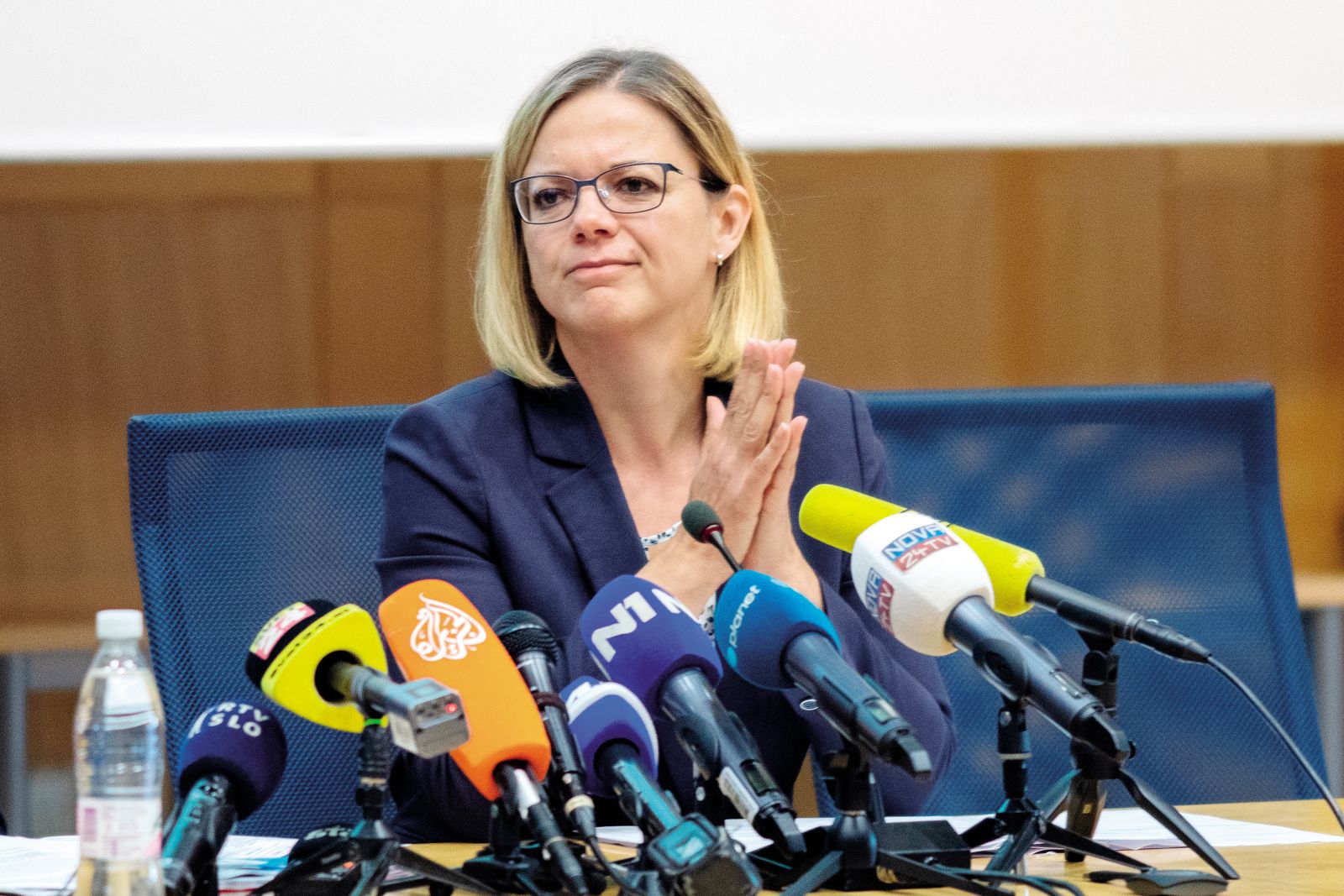 Odstopila ministrica Sanja Ajanović Hovnik 