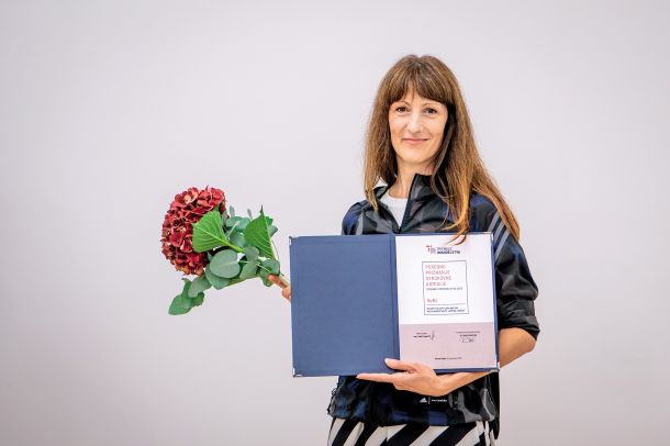 Kolektiv Oloop, Trienale rokodelstva / Razstava sodobnih in inovativnih izdelkov na temeljih bogate kulturne dediščine Slovenije, KGLU, SG