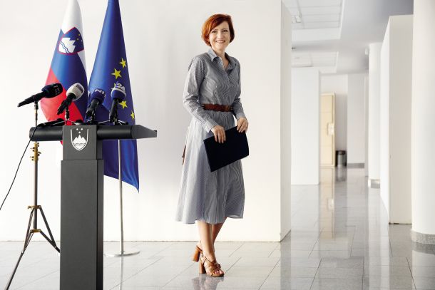 Slovenija se bo predstavila kot sodobna trajnostna in v prihodnost usmerjen družba, je poudarila ministrica za Kulturo Asta Vrečko