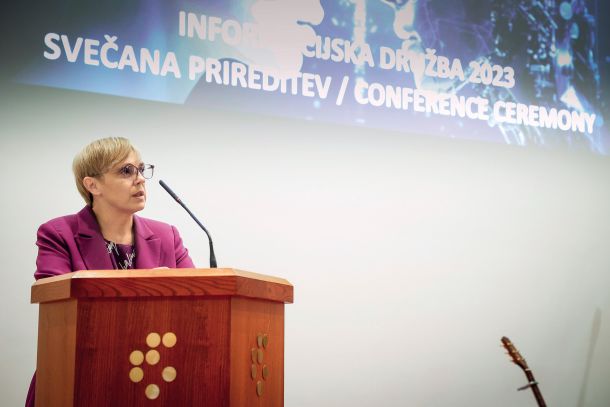 Nataša Pirc Musar na konferenci o informacijski družbi 