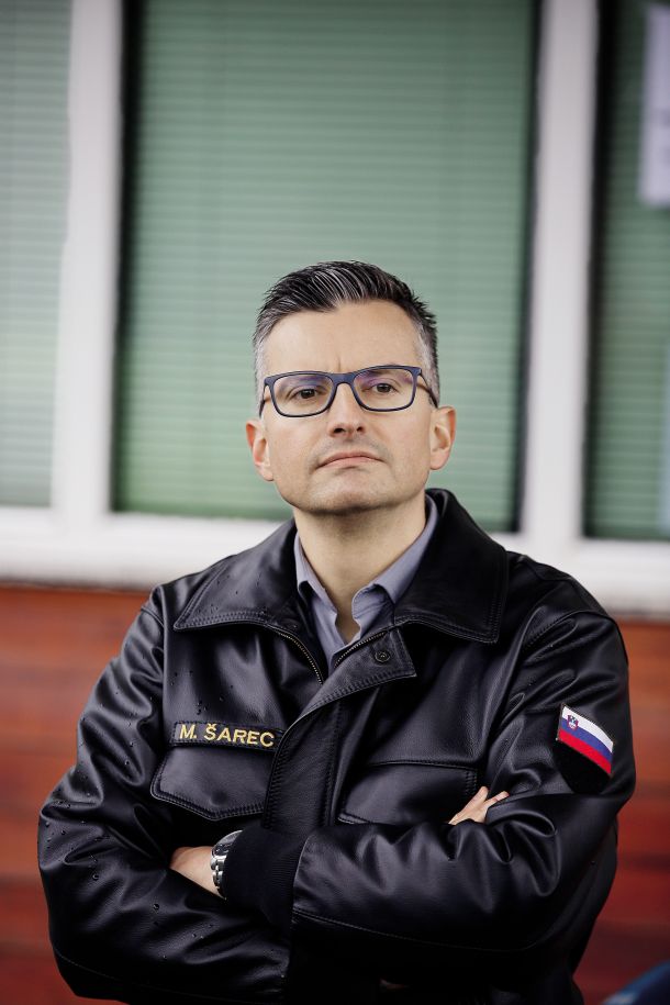Minister za obrambo Marjan Šarec bi lahko vse like tudi sam zaigral