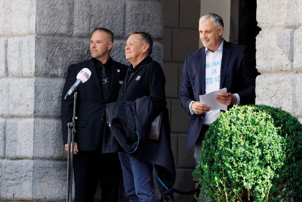 Zoran Janković in Aleš Primc na protestu proti Zoranu Jankoviću in za pitno vodo