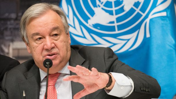 Guterres je ob tem znova obsodil kršitve mednarodnega humanitarnega prava in zaščite civilistov v palestinski enklavi