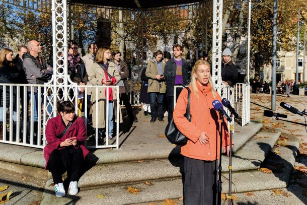 Poziv vladi in državnemu zboru, naj se socialni transferji vendarle usklajujejo z inflacijo 