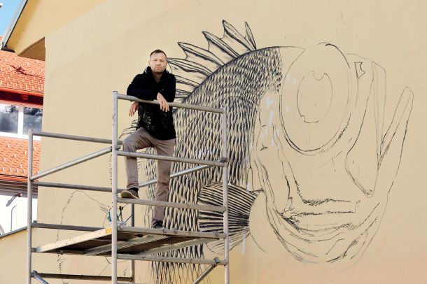Riba, ki ne bo nikoli plavala; novi mural Tomaža Milača na Gosposki ulici, CE 