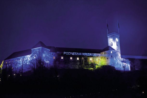 Opozorilo na nujnost opustitve fosilnih goriv, akcija Greenpeacea Slovenija ob podnebni konferenci COP28, LJ