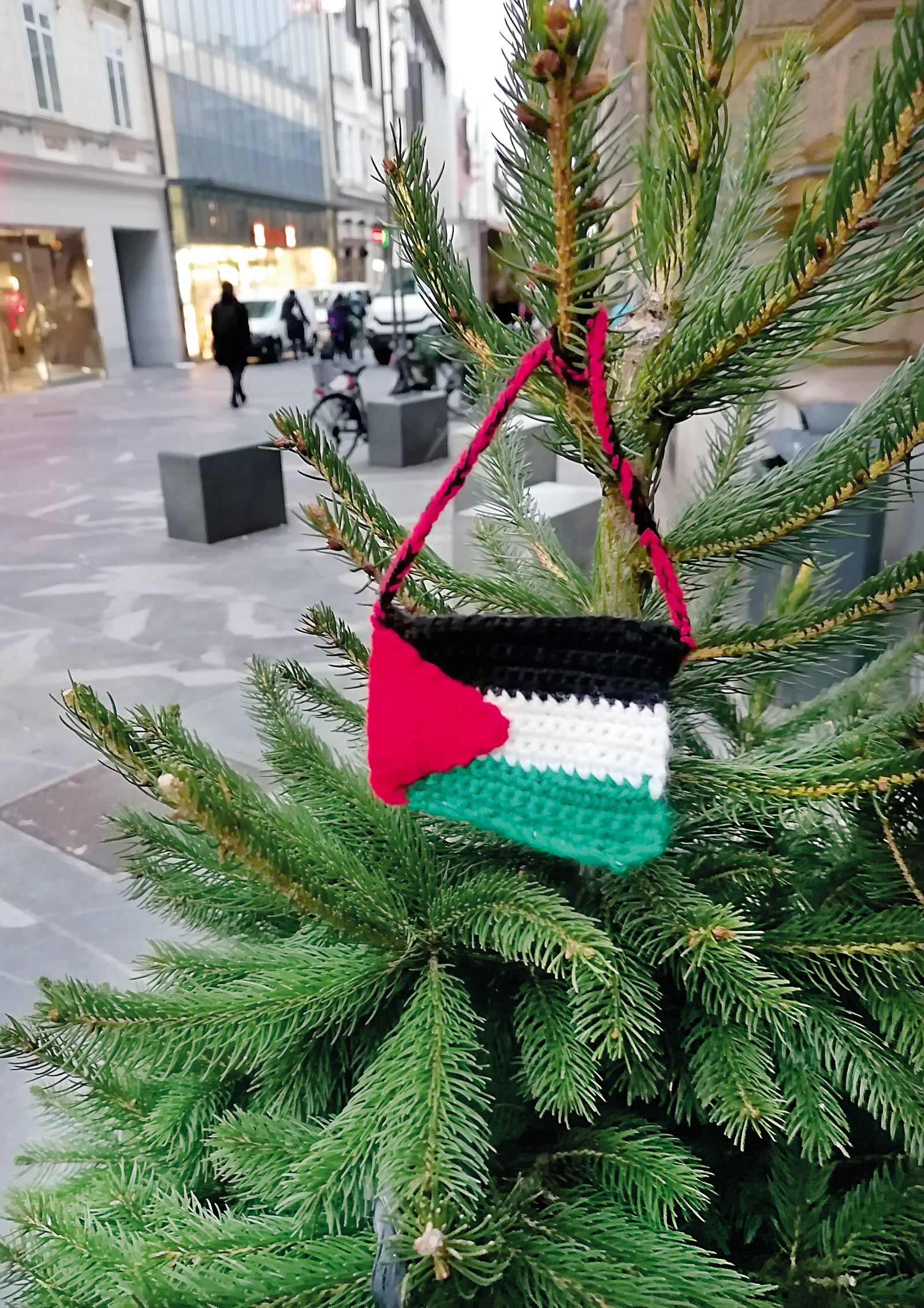 No-Border Craft, prispevek k praznični okrasitvi Ljubljane | Martina Kališek