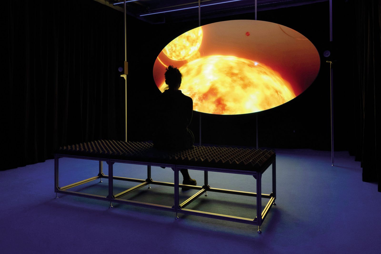 Lara Reichmann: Loading Suns, Aksioma | Projektni prostor, LJ | Domen Pal
