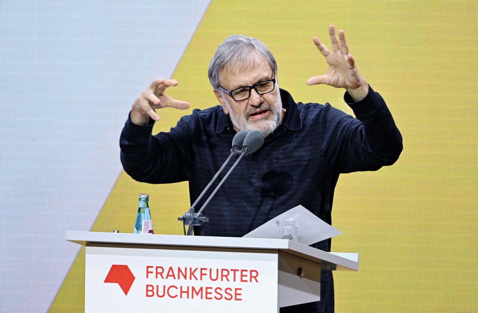 Slavoj Žižek med govorom na otvoritvi Frankfurtskega knjižnega sejma