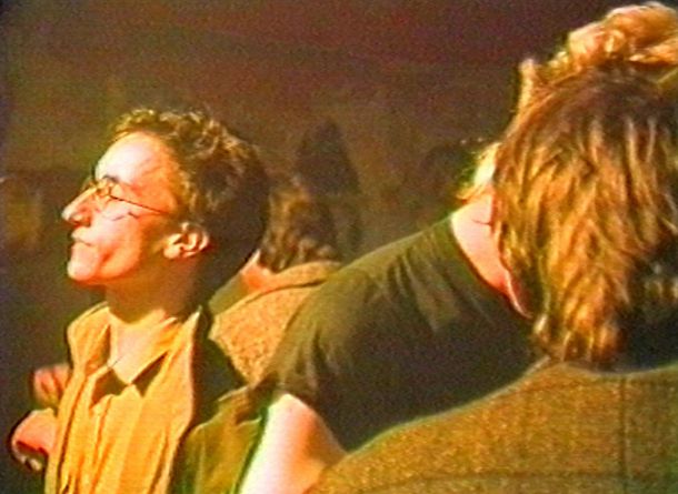 Film prikazuje 35 let LGBT gibanja v Sloveniji oziroma Ljubljani, ki je bila v 80. letih prejšnjega stoletja središče LGBT aktivizma, queer kulture in izhodišče za širše družbeno gibanje v državi.