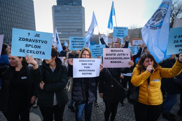 Protest na Trgu republike v Ljubljani