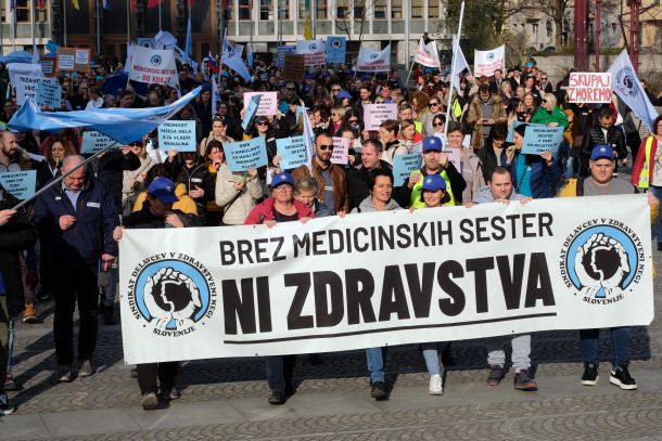 Protest na Trgu republike v Ljubljani