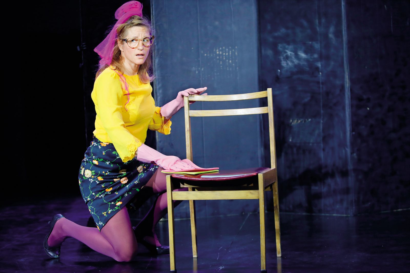 Lingaling: Krotilka stolov, klovn za odrasle, dvorana Jenko v kleti Kinoteke, LJ | Sunčan Stone