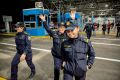 Veselje hrvaških policistk ob prenehanju nadzora na slovensko-hrvaški meji na Obrežju