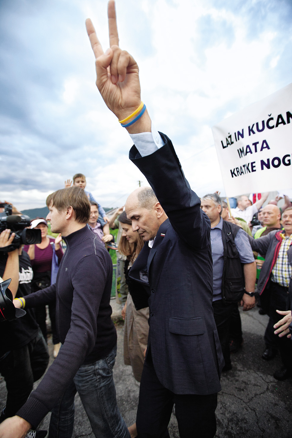 Janez Janša na poti v zapor na Dobu leta 2014
