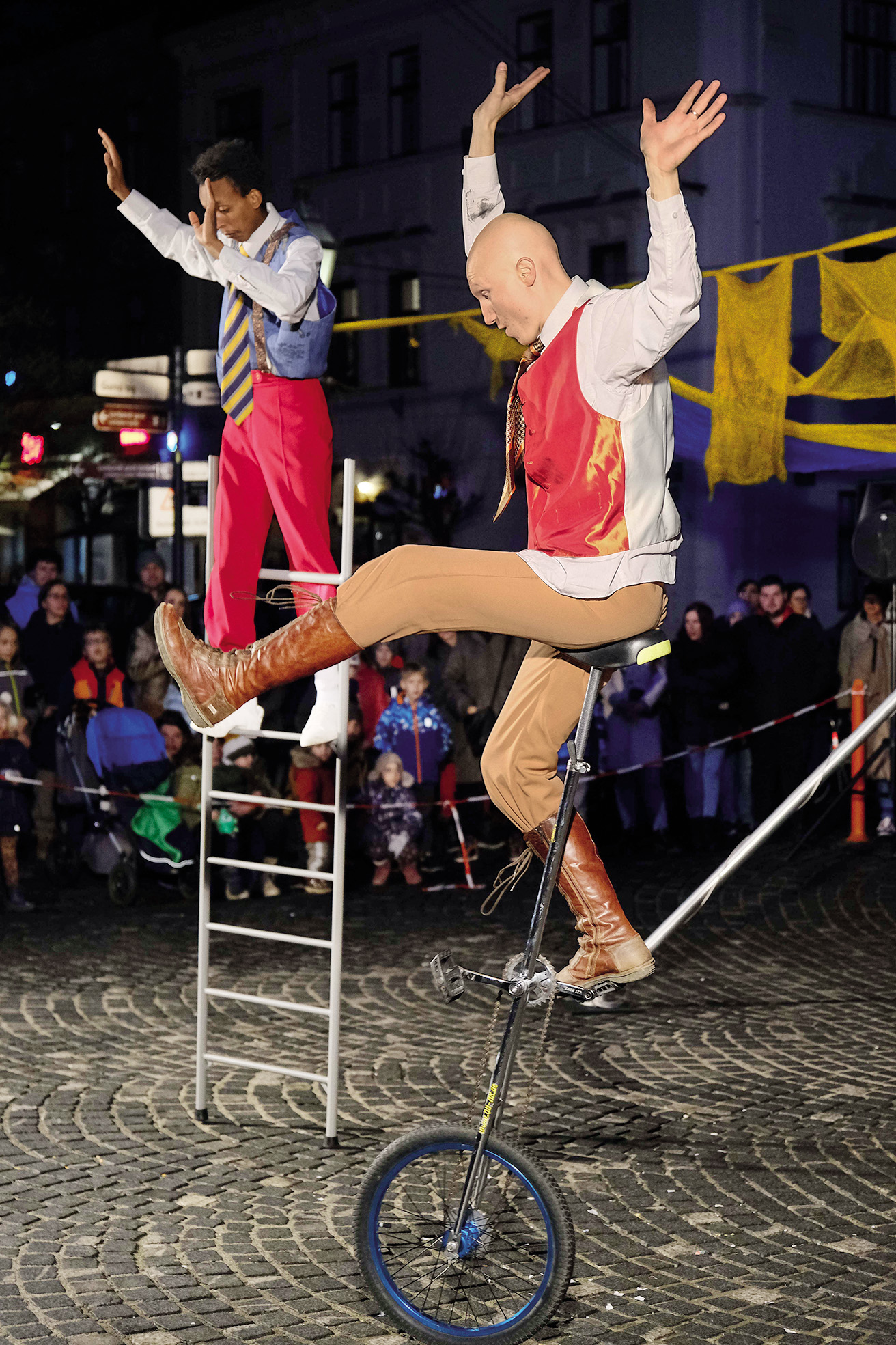 Tris (COL/ SLO/ETH): ENA+ENA=TRI; Ana Mraz 2023, LJ | Janez Zalaznik