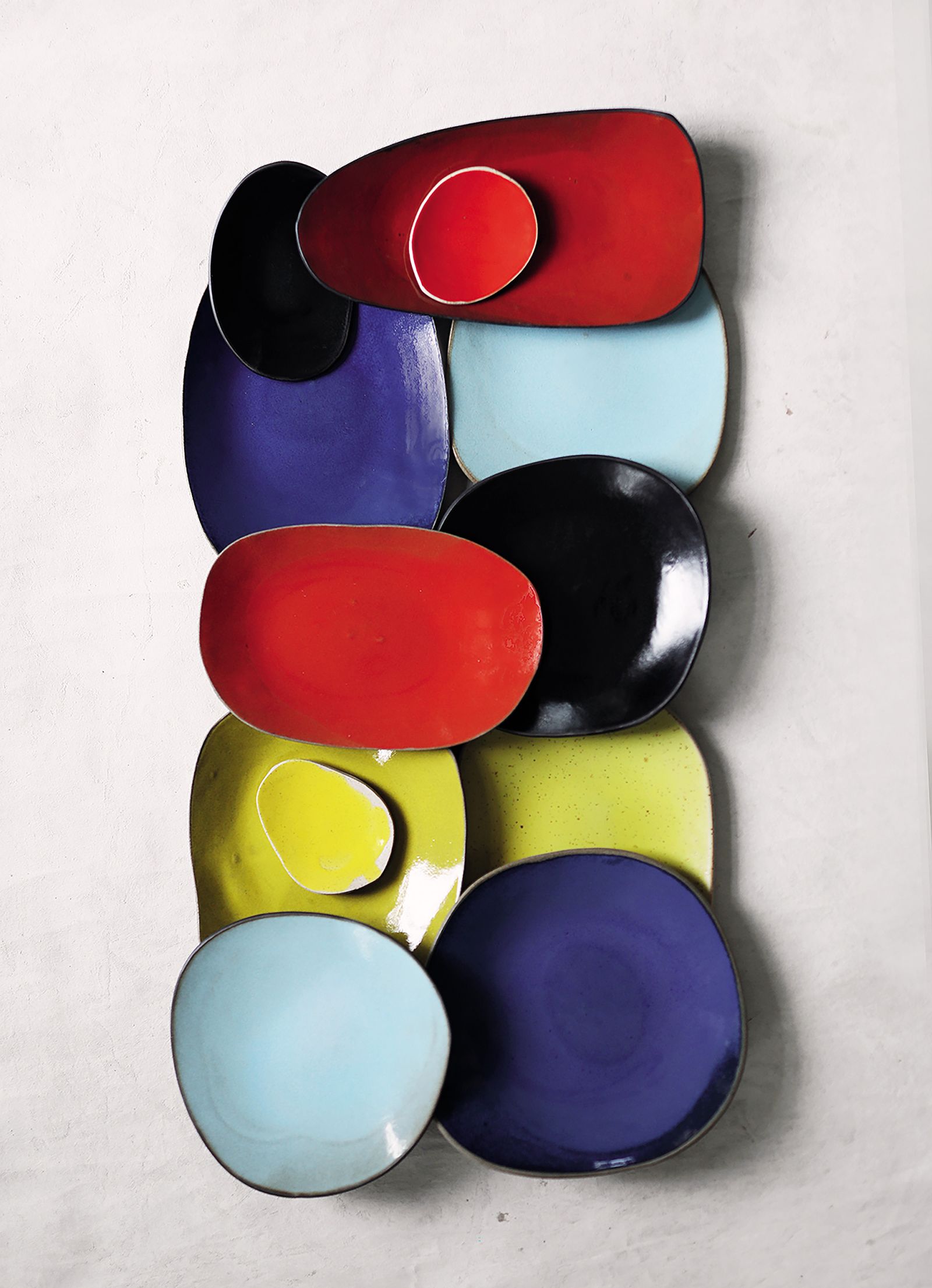 Hana Karim opominja, da imamo v digitalni dobi redkokdaj priložnost ustvariti nekaj tako trajnega in obstojnega, kot je keramika /