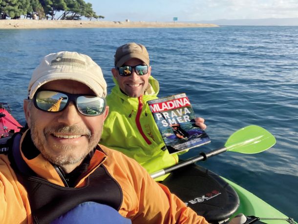 Kajakaši na praznični cirkumnavigaciji otoka Brača, plaža Zlatni rat, HR 